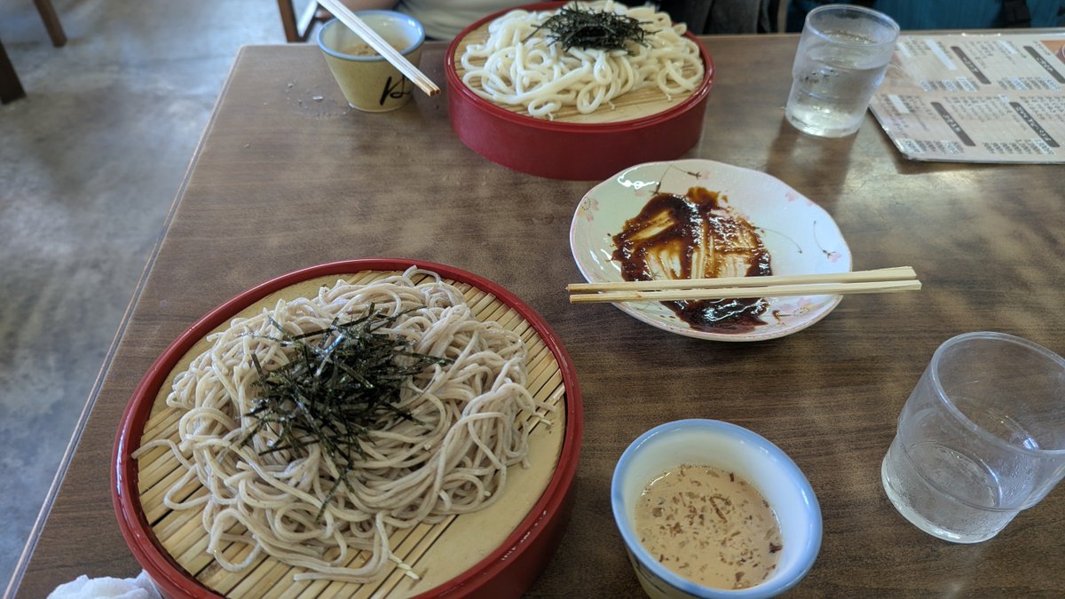 G_naka_G's tweet photo. 昨日、秩父の長瀞町に行ってきた。
舟で川下りができるのだが台風の影響で中止だった😣川の水も濁ってるみたい。
レトロな町並みがかわいい。
そばがめちゃ美味かった😋
#秩父　#長瀞 https://t.co/J4h7wzSxGn