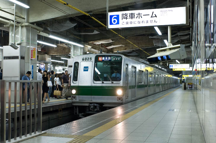 tec_300x's tweet photo. 新宿に行ったメトロ6000。
通勤時に輸送障害があると、カメラさえ持ってれば撮ることができました。 https://t.co/6vy9Vdxtdz