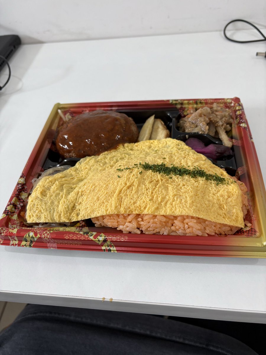 kiyu1976's tweet photo. 就労支援のお弁当🍱
豪華だぁ😍 https://t.co/sMfFnYtUFr