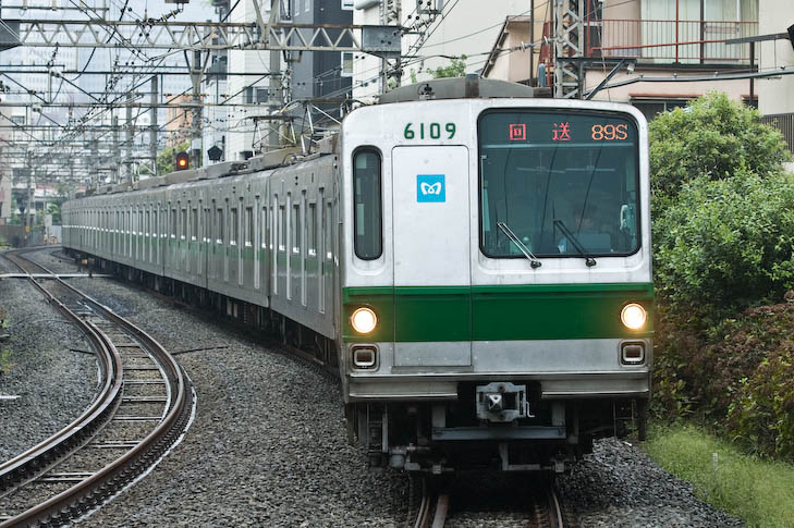 tec_300x's tweet photo. 新宿に行ったメトロ6000。
通勤時に輸送障害があると、カメラさえ持ってれば撮ることができました。 https://t.co/6vy9Vdxtdz