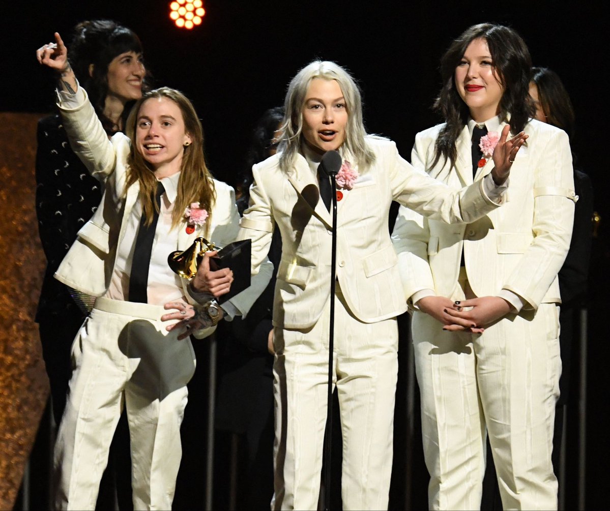 boygeniussource's tweet photo. Phoebe Bridgers brought out Julien Baker and Lucy Dacus to perform their Grammy award winning song ‘Not Strong Enough’ tonight at Barclay’s center in Brooklyn, NY! https://t.co/yb2jlR2cxz