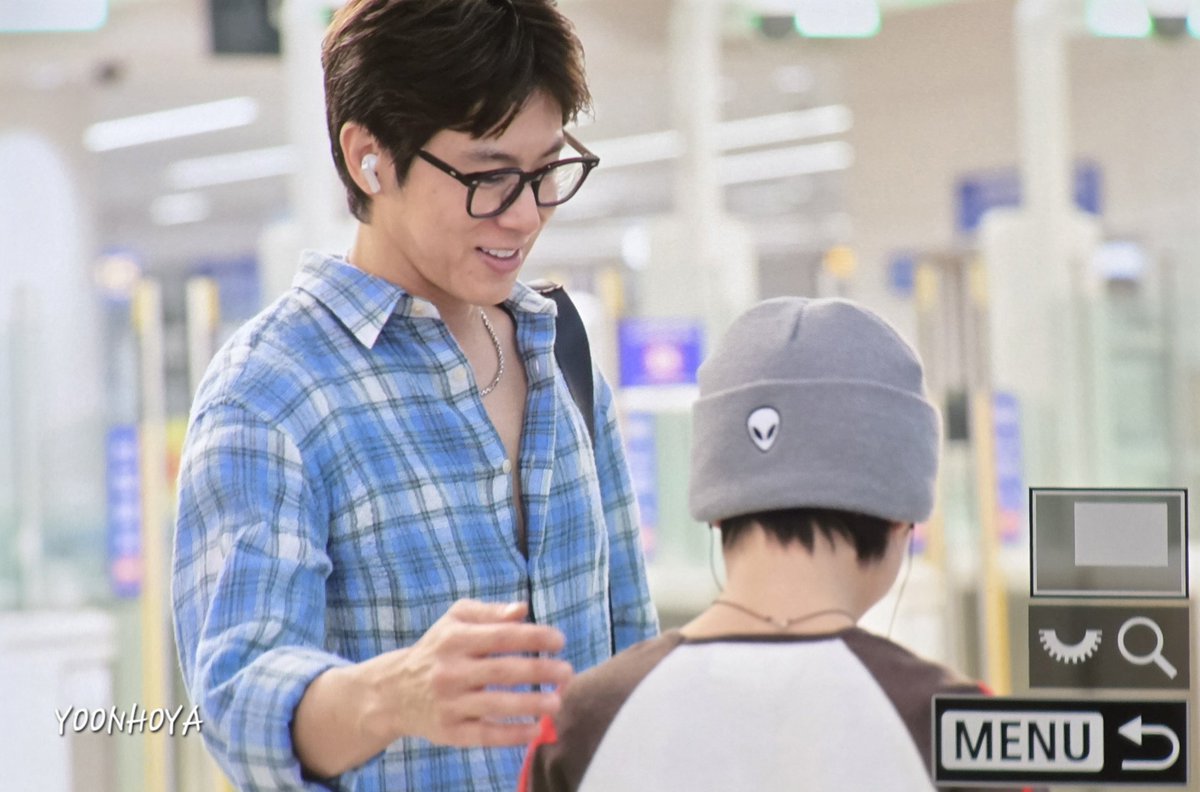 YOONHOYA_COM's tweet photo. 260925 인천공항 윤호출국(홍콩 가는길)

#유노윤호 #정윤호 #UKNOW #TVXQ! https://t.co/yaZSv9aFs7