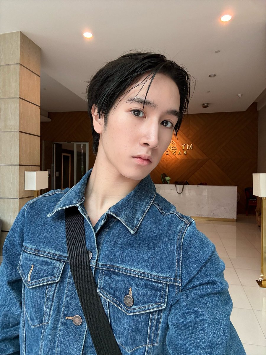 p_putterr's tweet photo. Just left the hotel and it’s raining CRAZY💀 #puttersupakorn https://t.co/Fd4OjiKhf7