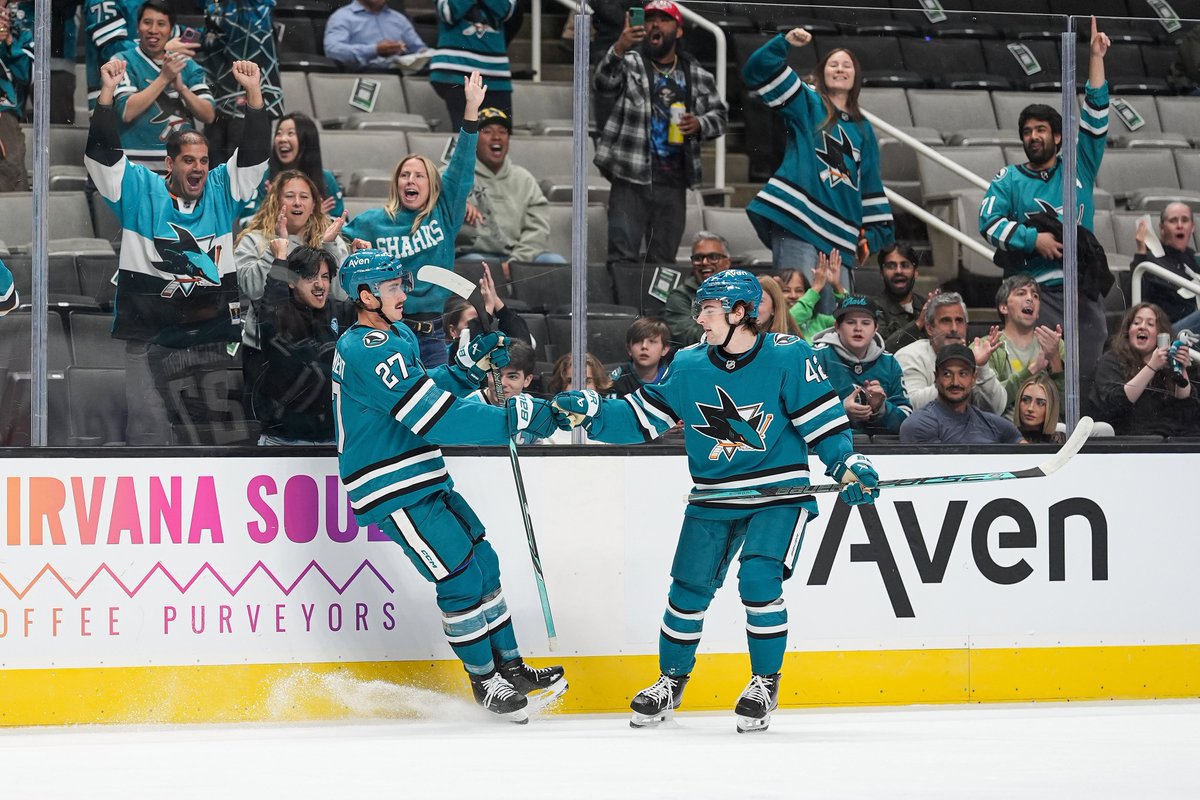 SanJoseSharks's tweet photo. First period party at The Tank! 🥳 https://t.co/pqkvfDtTqp