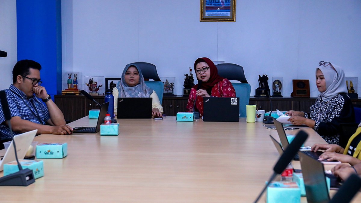 INFOBNN's tweet photo. BNN PERKUAT SINERGI PEMBERDAYAAN MASYARAKAT DI KAWASAN RAWAN NARKOBA LOMBOK TIMUR

https://t.co/0N7wieNxpQ https://t.co/afIkwzSdRe