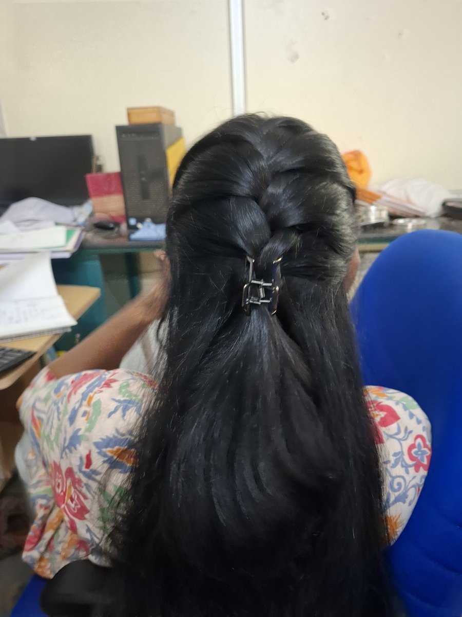 Reshverse's tweet photo. POV: Your friend can French braid your layered hair like it’s nothing 😭🎀✨ https://t.co/sM0Au1zoPG