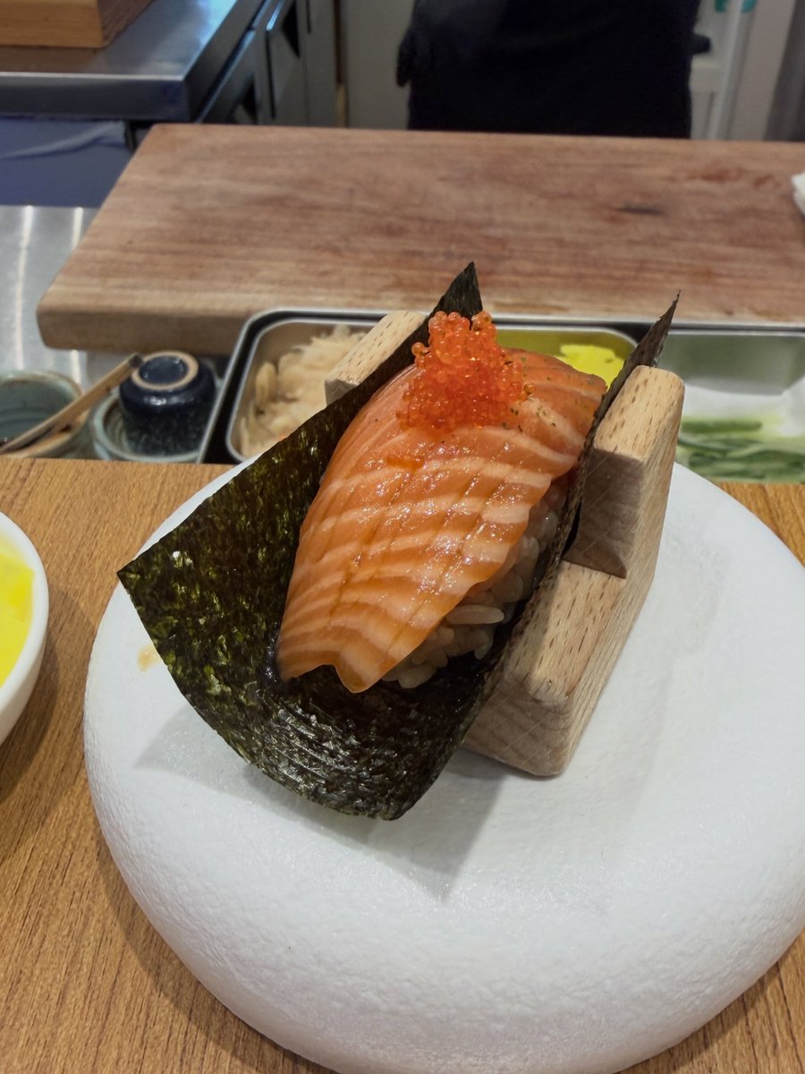 IrvingFaletti's tweet photo. For now, I’m keeping some distance from the little one. Today, she came to work with Mommy and played sushi chef, happily enjoying her food. As for me, I’m a mother of two who can’t take time off. Balancing work, family, and myself is essential. https://t.co/2PTtaoIPui