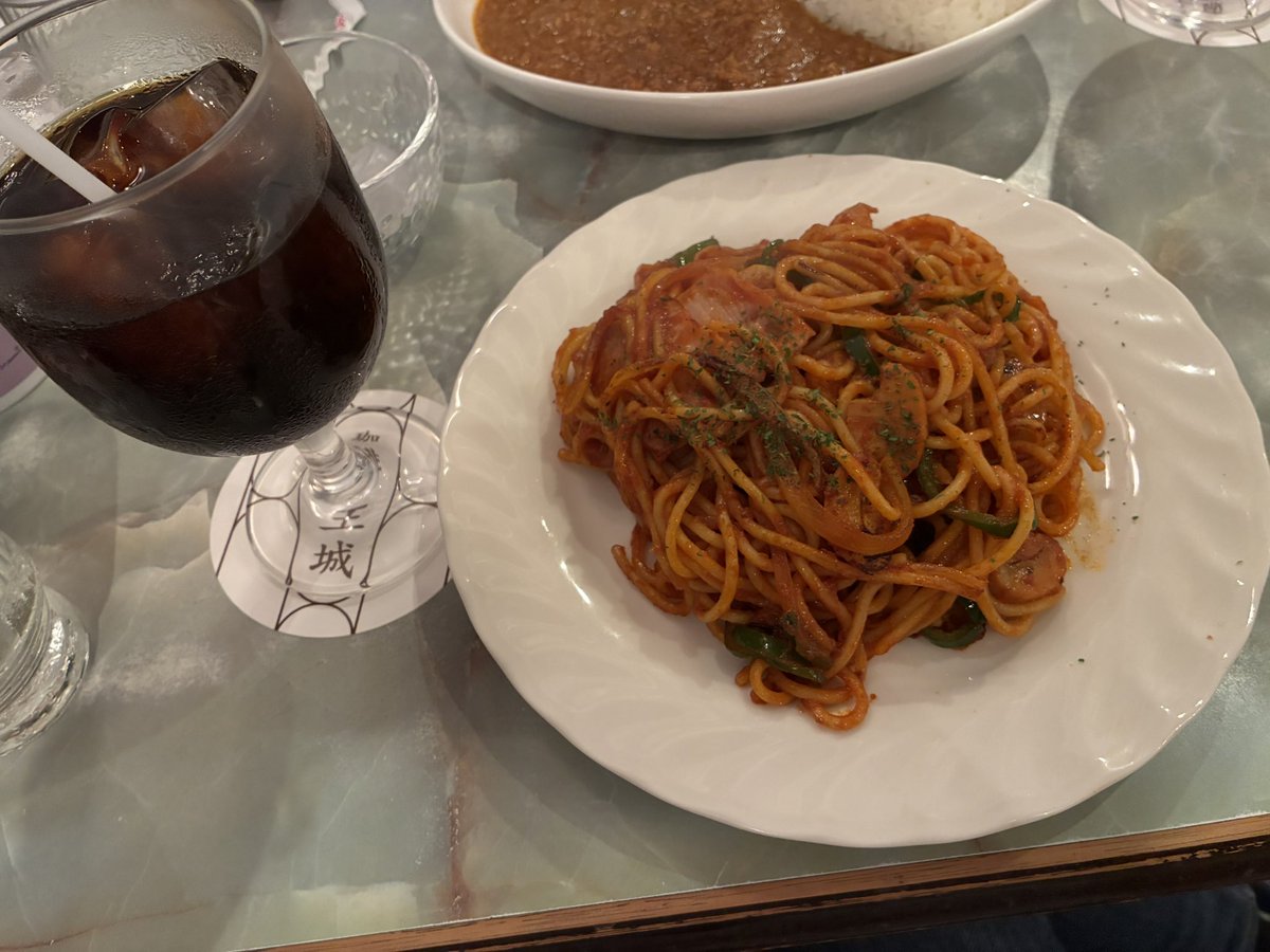 _koharu2_'s tweet photo. 今日はお姉さんとおデート
早めのお昼ご飯🍝
もの凄く美味しい〜〜🙌🏻 https://t.co/Kk2LZrEo77