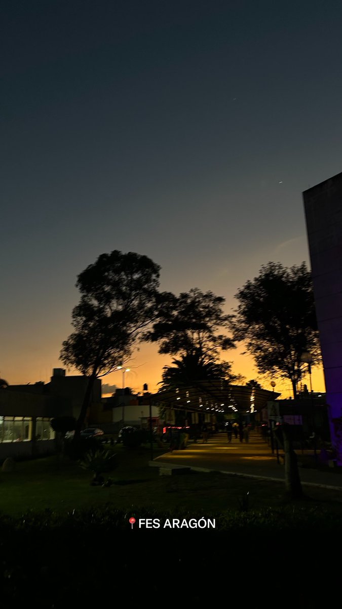 fatiibuuu's tweet photo. La #UNAM es enorme, pero a veces parece que sus espacios no están pensados para todos. La accesibilidad no debería ser un “extra”, debería ser parte de cualquier universidad pública. ♿️🎓 #UNAM475 https://t.co/ZRwJvEqWH9