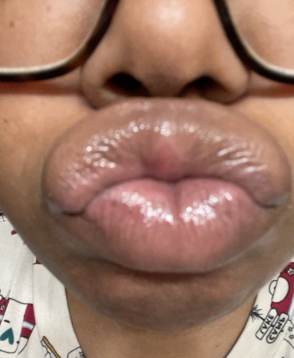 countessdragula's tweet photo. spend your check on nutty ass #dsl #lips #lipfetish #paypig #findom https://t.co/QzeQ3QwbIs