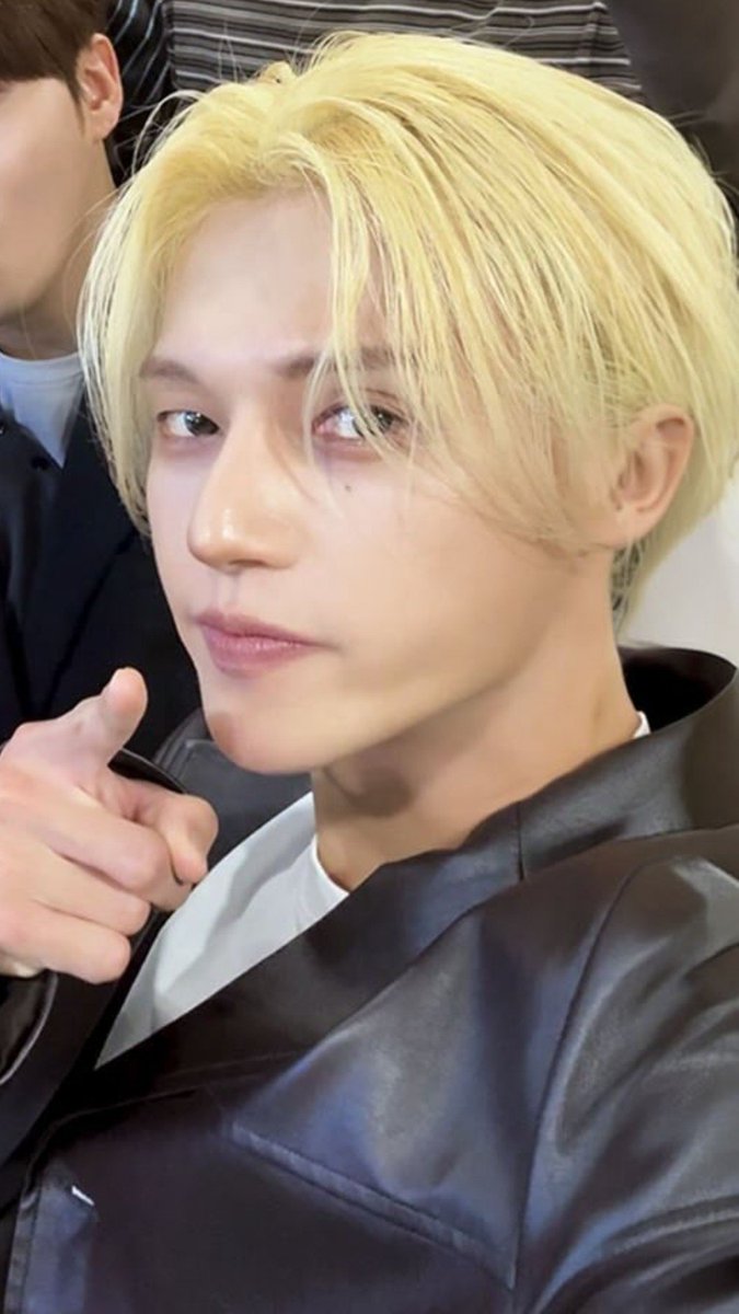 lemmonnamu's tweet photo. did hello82 use something to edit the thumbnail? because WOOYOUNG's hair.... https://t.co/E3g0Gtl7QD