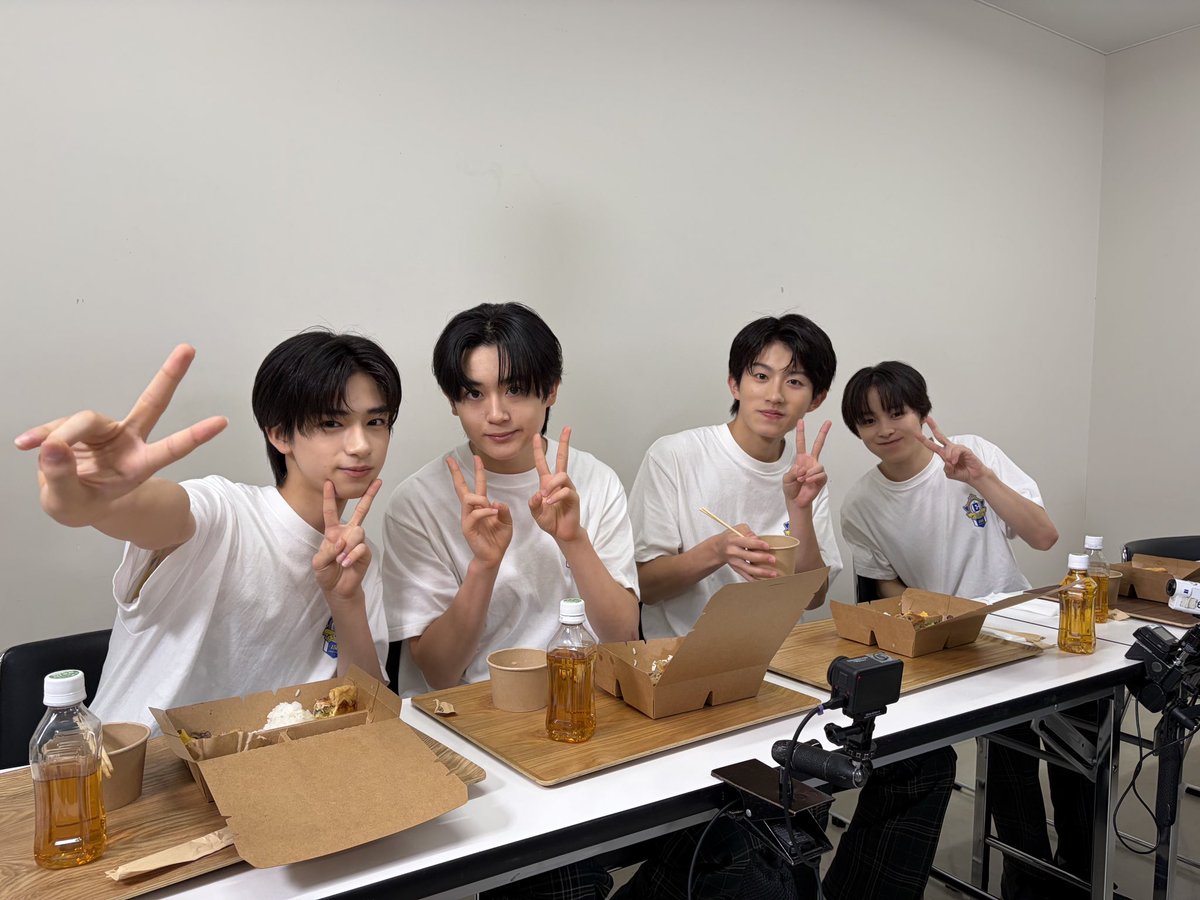 iiondo_official's tweet photo. 🔸出演情報📺🔸

／
フジテレビ系「#ウワサのお客さま」EBiDAN出演決定！✨
＼

ぜひご覧ください👀！

▼放送日
10月2日(金)19:00〜

▼番組HP
https://t.co/e7jUvXNEV9

@uwasa_fujitv

#EBiDAN
#iiONDO https://t.co/YtNo5c1oCy
