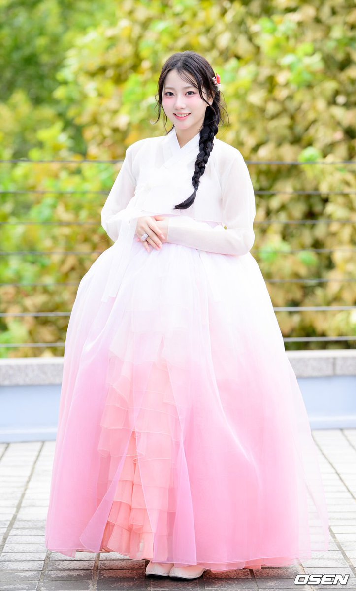 Summer_soee's tweet photo. #USPEER #유스피어
#DAON #다온
+26.09.25 OSEN 인터뷰 사진 https://t.co/01IalBj4bP