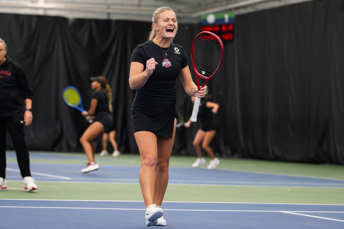 Div1Tennis's tweet photo. Mimi Xu (Duke) already making waves after ousting No. 2 Carmen Herea (Texas). Men's draw opens up as No. 5 Devin Badenhorst falls. Buckeyes showing supremacy early.

More storylines of the first two rounds of ITA All Americans⬇️:

🔗https://t.co/jsoqJINhNq https://t.co/wZwe9CZOm5