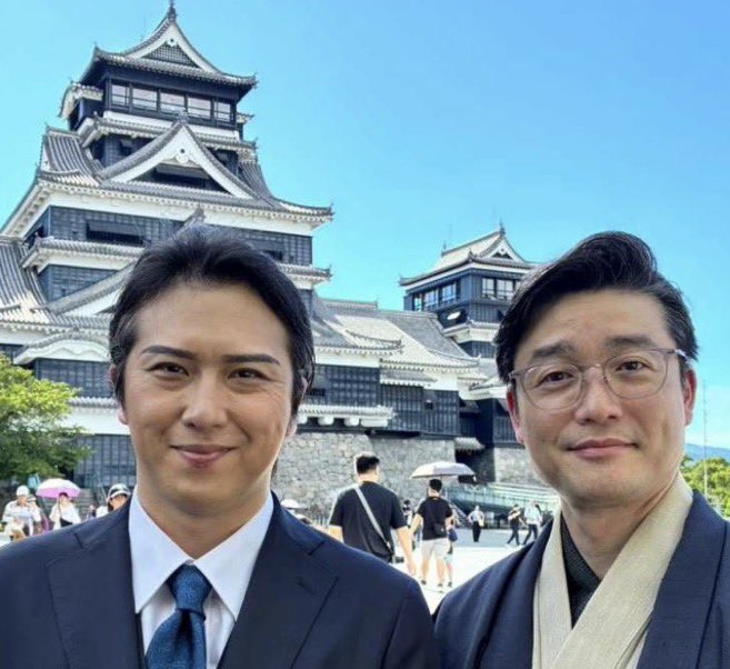 premium_j's tweet photo. 10月3、4日に熊本城ホールで上演される詩楽劇『武と建～火の國のまほろば～』のため、ヤマトタケルを演じる尾上松也さんと共に熊本城、熊本市役所を訪問した尾上菊之丞さん。舞踊の根底には祈りがある、とお話しされていました。菊之丞日記をご覧ください！

 https://t.co/0Ii2pdT9fR https://t.co/1Oz0zFVuXN