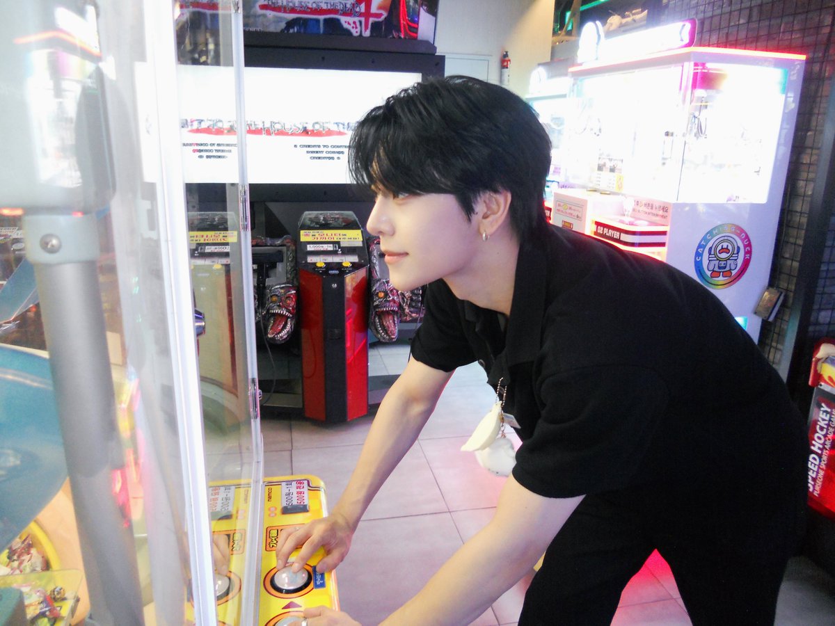 ALD1_official's tweet photo. 좋은 하루 보내~맛있는거 많이 먹어~🧸

#ALPHADRIVEONE #ALD1
#알파드라이브원
#XINLONG #씬롱 https://t.co/9bhFMl8dHM