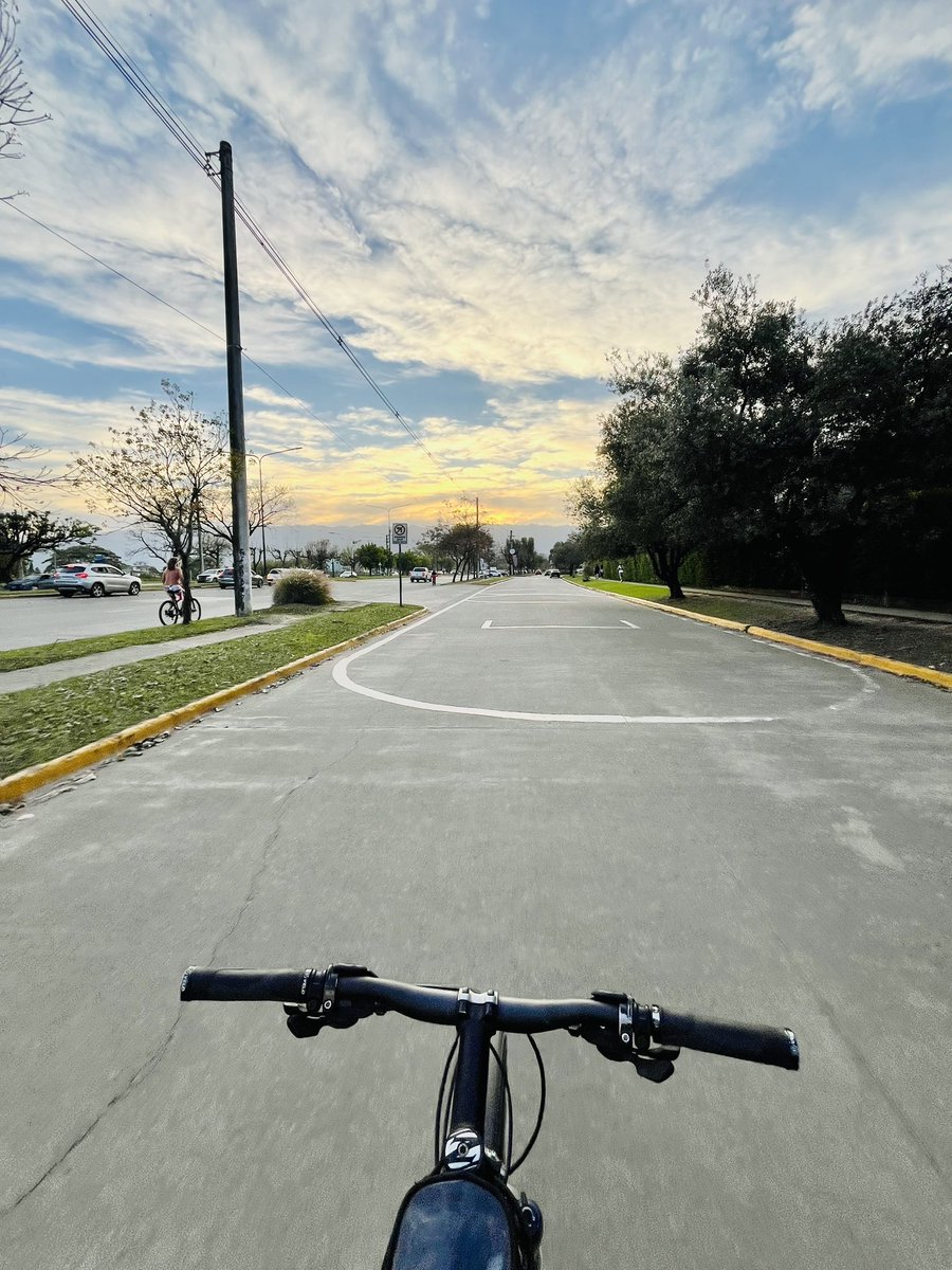 CameroniMicaela's tweet photo. Retomando 🌾 🚴🏻‍♀️ https://t.co/X3ZD9toPPs
