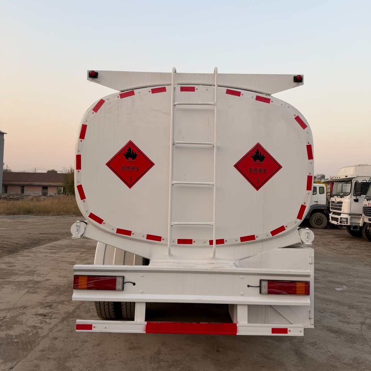 TraderBenDave's tweet photo. 🚛 2023 Tank Truck

• Capacity: 20–24 m³
• Never Used
• Suitable for transporting water, oil, chemicals, and other liquids
• Not previously used for fuel, so it can be adapted for different purposes

💰 Price: GHS 449k

✅ Shipping included https://t.co/pTSLrZaLIG