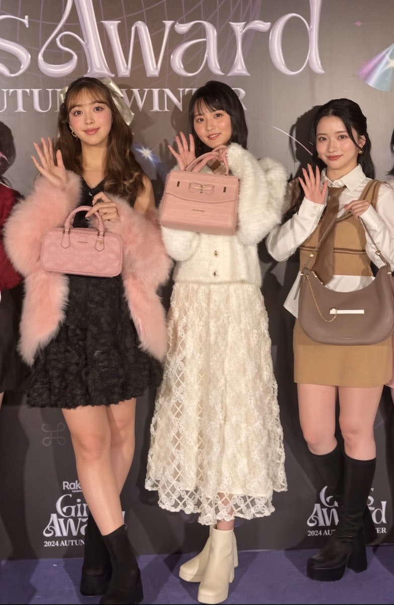 s2_nnm_'s tweet photo. これマジそう。全員顔可愛いのに、並ぶと芸能人ってそれだけじゃないって分かる。頭身の威力えぐい。 https://t.co/aGZvB5a6KH
