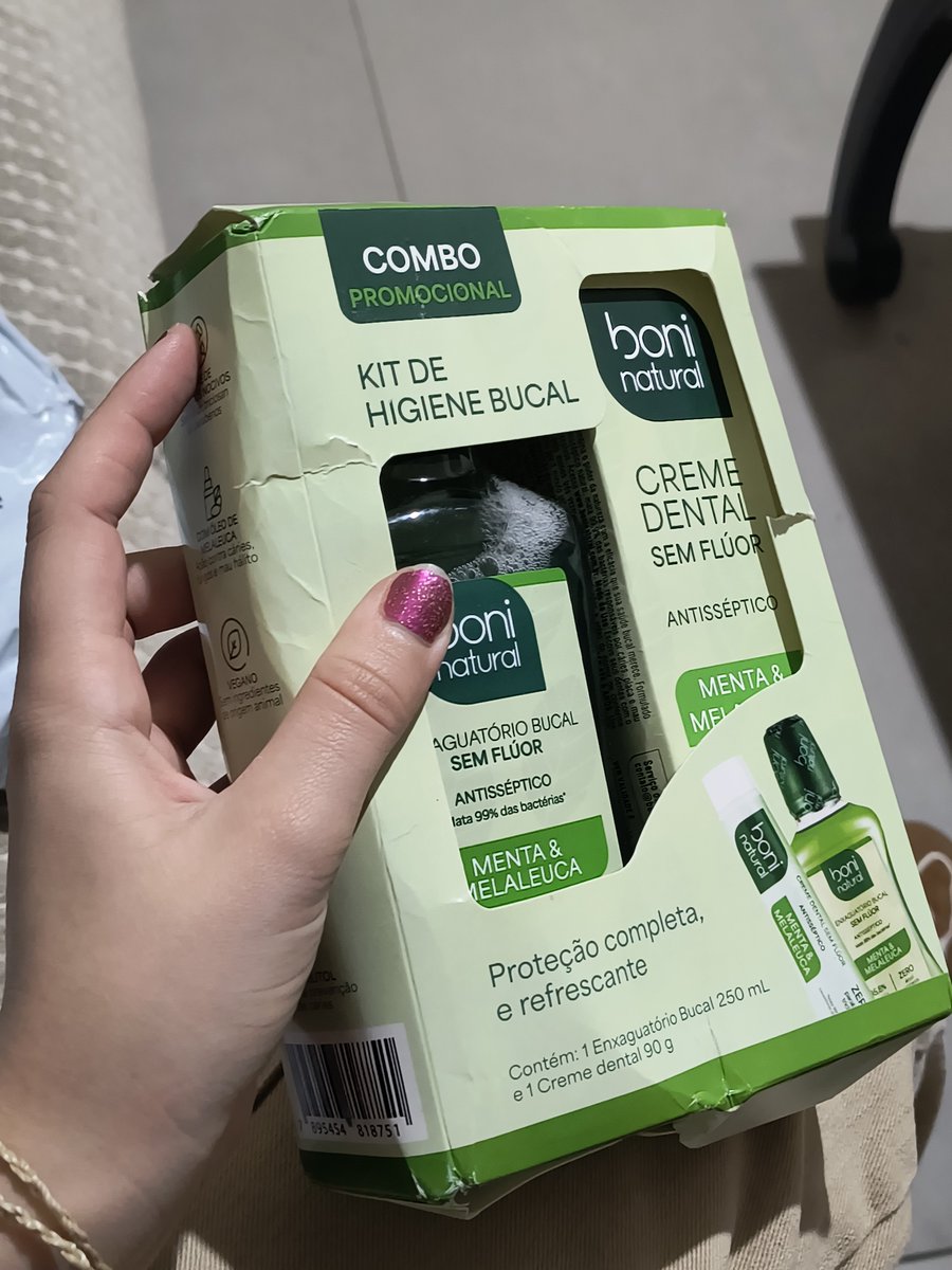 p0dinzinha's tweet photo. Aí ai essa Amozon, meu pagulho vindo todo fudido pq eles só colocam um mísero Plástico pra embalar https://t.co/Vq9xK3oP92