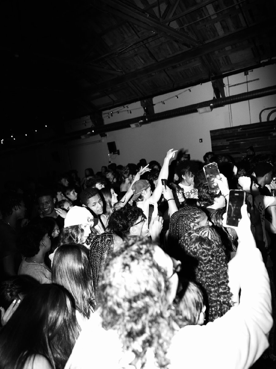 MickiSimi's tweet photo. Thank you, Seattle and Jayeazywhat, for showing up and making this Saturday unforgettable! We’ll be back soon! https://t.co/vbkhuR9cVA