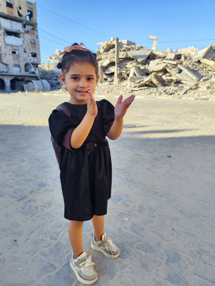 LayanFromGaza1's tweet photo. I’m Layan from Gaza . support 👇
https://t.co/U5o2HiljaG
part 6🍉
#LayanFromGaza #Gaza #Palestine #SupportGaza #Hope https://t.co/8TGAUmj1tP