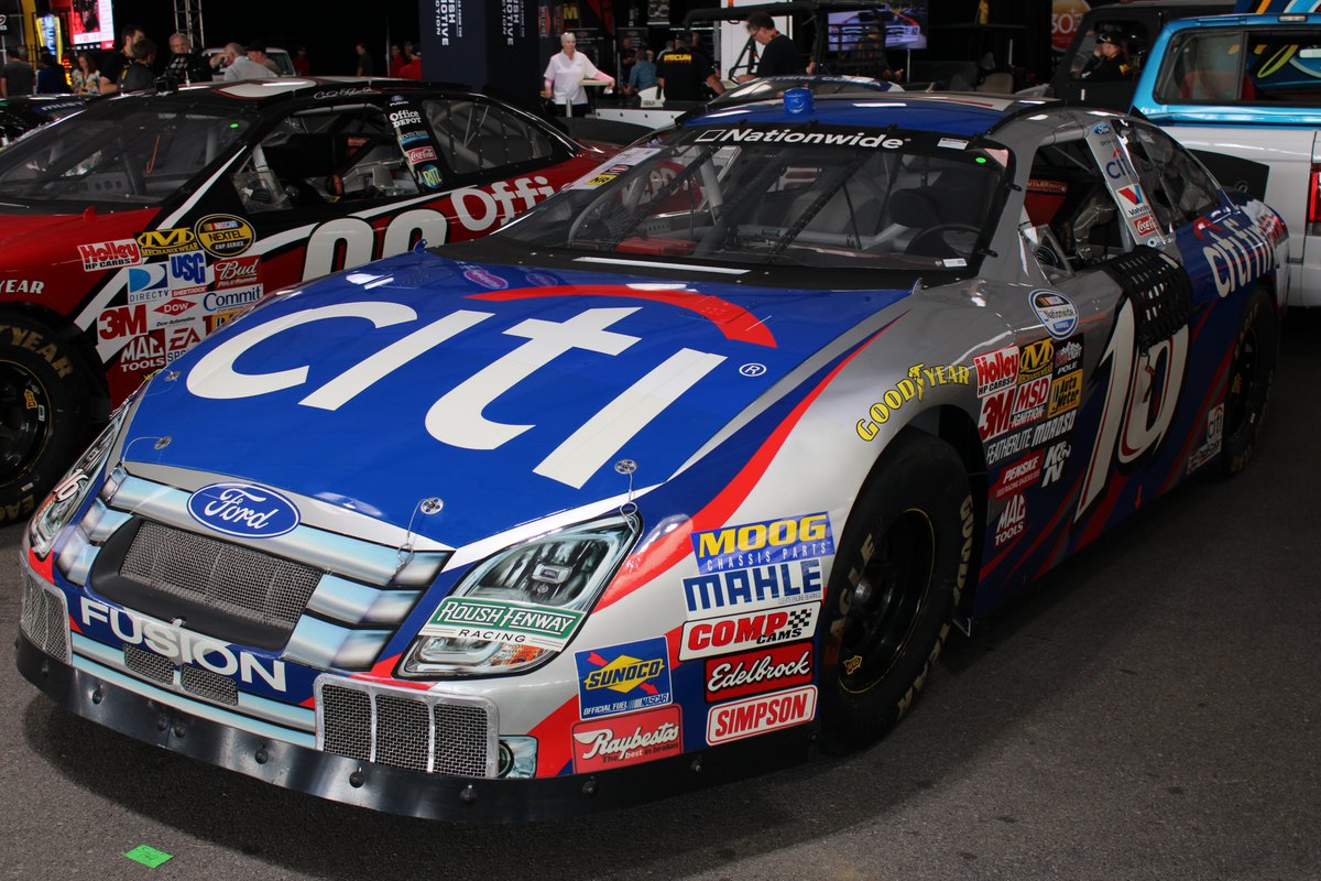 STaranto92's tweet photo. Another Greg Biffle car up for sale at Mecum Auction: This is the car that Biffle drove to victory at Phoenix in 2009 for Roush's 100th O'Reilly Series win.

This chassis (RK-216) also won Phoenix with Carl Edwards in 2005 and was driven by Matt Kenseth as well https://t.co/dWASGW1lDd