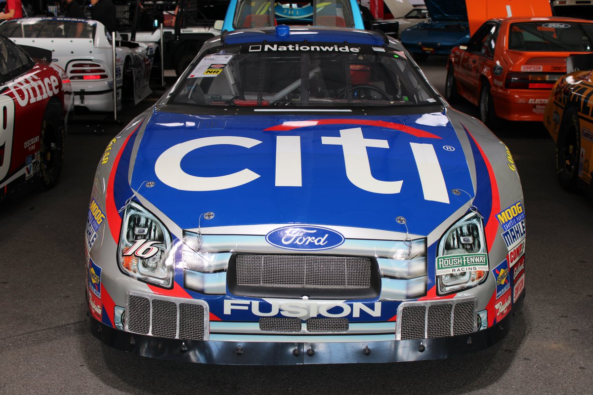 STaranto92's tweet photo. Another Greg Biffle car up for sale at Mecum Auction: This is the car that Biffle drove to victory at Phoenix in 2009 for Roush's 100th O'Reilly Series win.

This chassis (RK-216) also won Phoenix with Carl Edwards in 2005 and was driven by Matt Kenseth as well https://t.co/dWASGW1lDd
