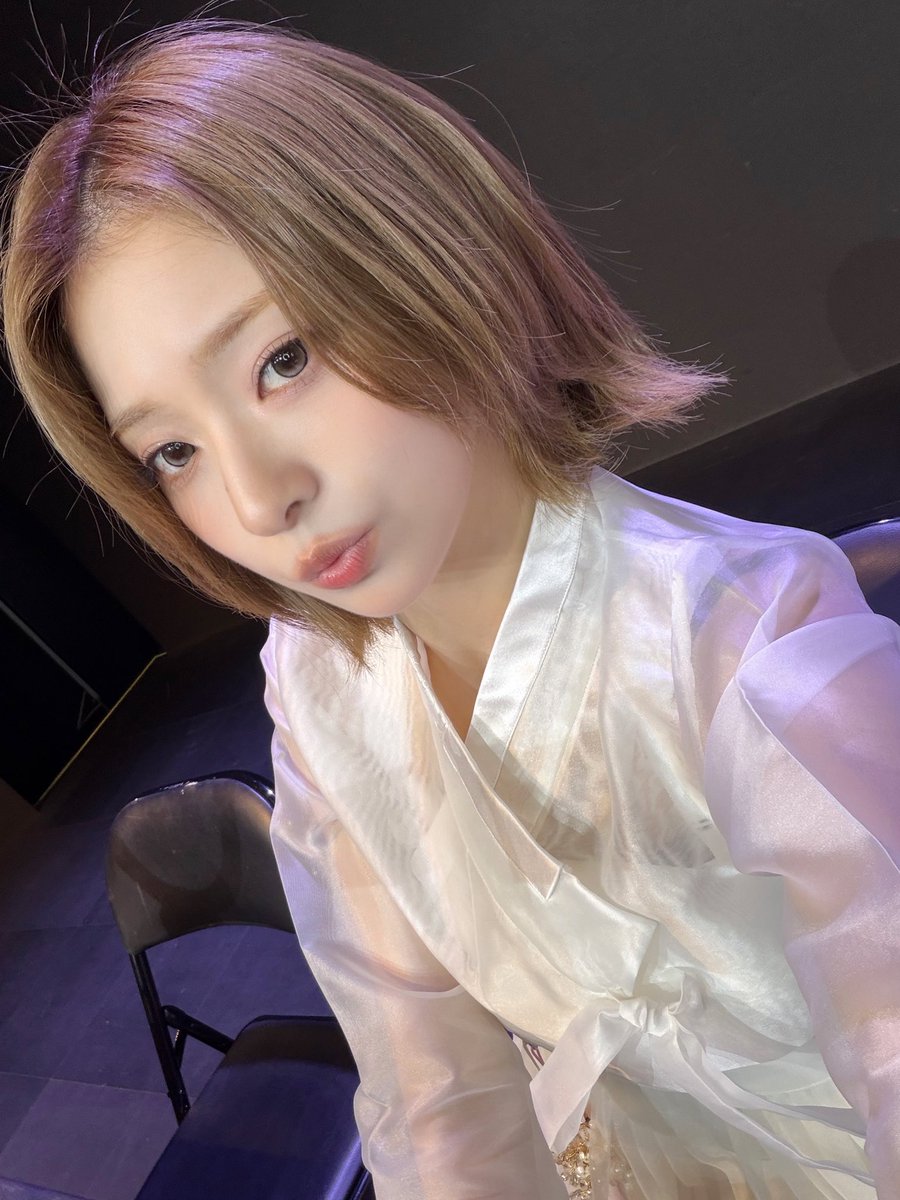 realfromis_9's tweet photo. [💌] 플로버 풍성한 한가위 보내세요🌕🍂

#fromis_9 #프로미스나인 https://t.co/5OChZkJZ5j