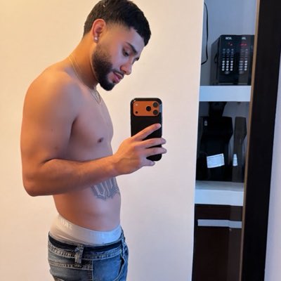 _Robbbyy's tweet photo. #NewProfilePic https://t.co/Lcgar85Tg2