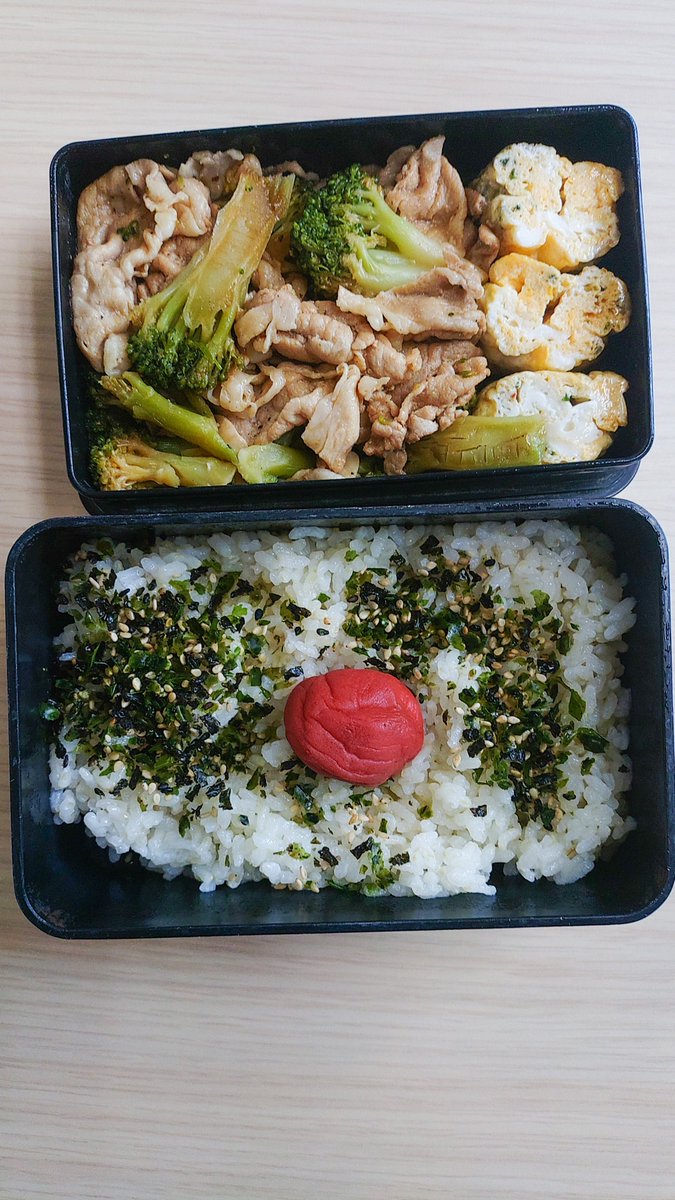 tomorrow1966's tweet photo. 今日の弁当
玉子焼き、豚肉とブロッコリーの中華炒め、梅干しとふりかけ
#お弁当記録 https://t.co/g4bEp6pGtP