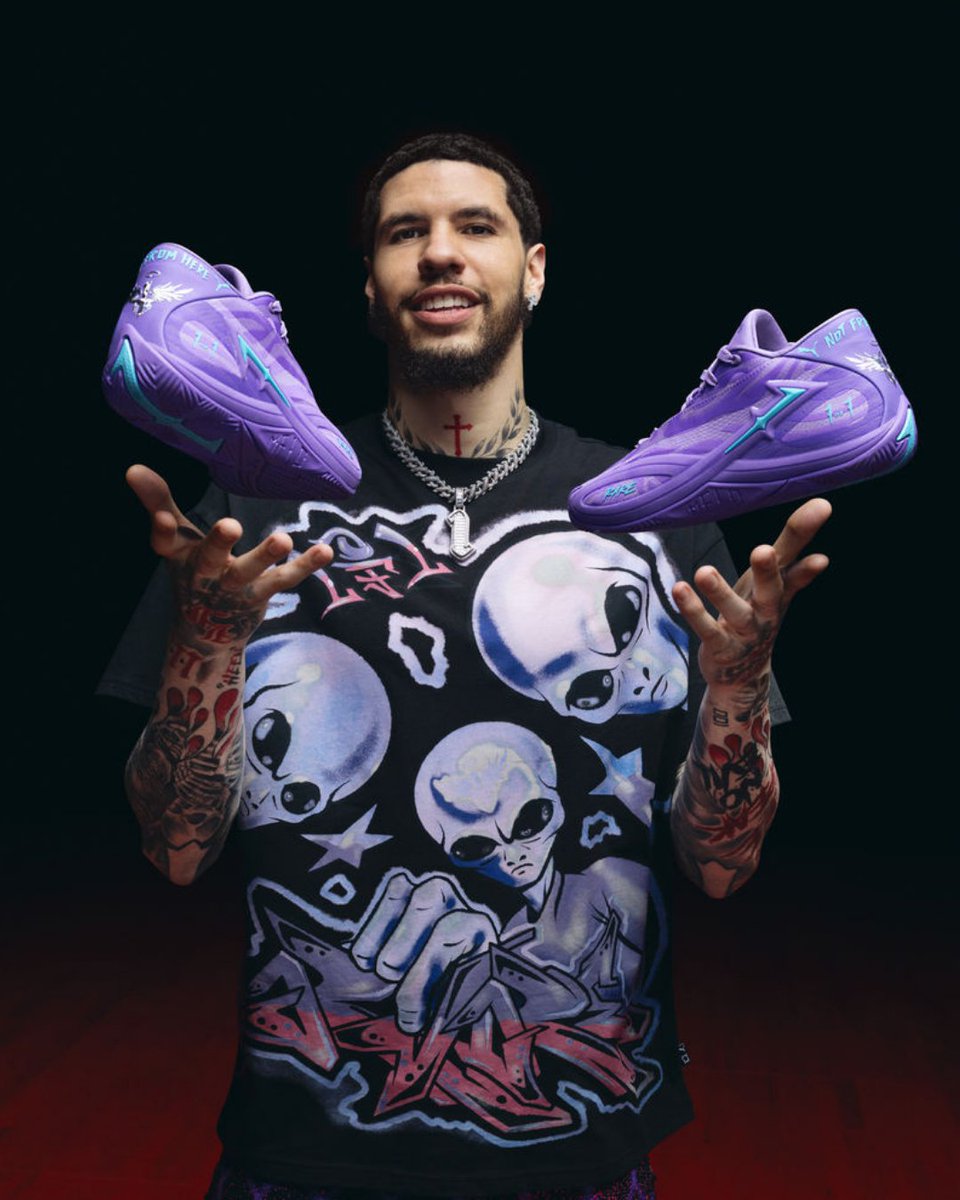 footlocker's tweet photo. Rewrite the rules ⭐

The MB.06 "Shooting Stars" is now available exclusively at Foot Locker. https://t.co/1D7zWA8npk