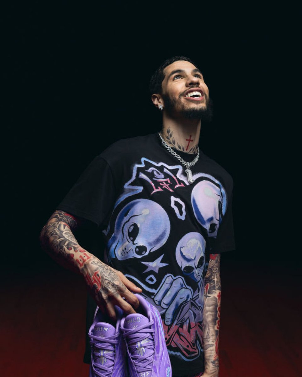 footlocker's tweet photo. Rewrite the rules ⭐

The MB.06 "Shooting Stars" is now available exclusively at Foot Locker. https://t.co/1D7zWA8npk