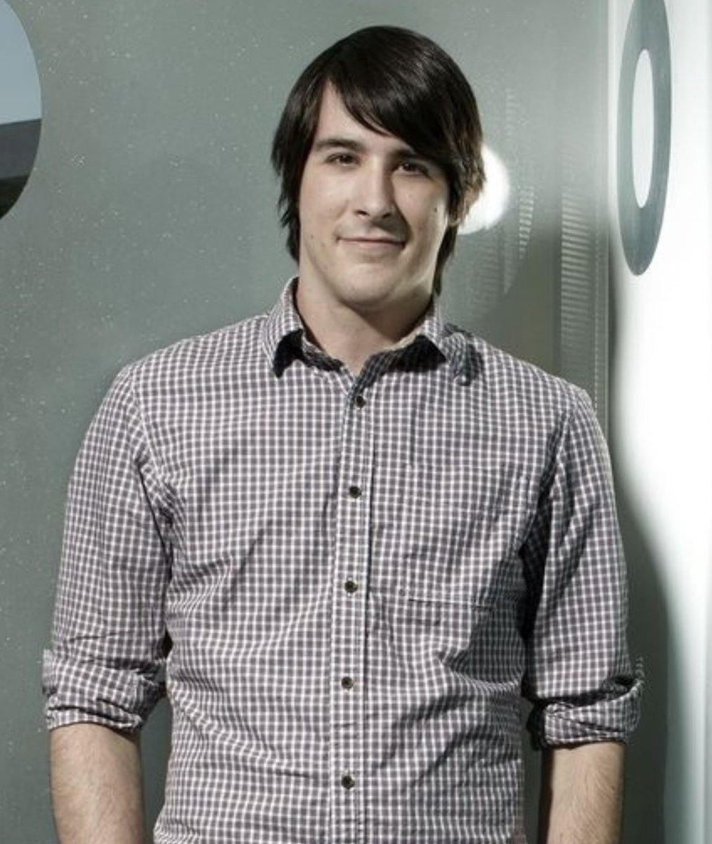 TheCartoonBase's tweet photo. J.G. Quintel says Rigby from ‘REGULAR SHOW’ was originally going to be named Ricky.

“I was originally going to name him Ricky, but I told my wife about it and she misheard me and said ‘Rigby?’ and I was like ‘that’s way better.’” https://t.co/dPtEGH7Z2E