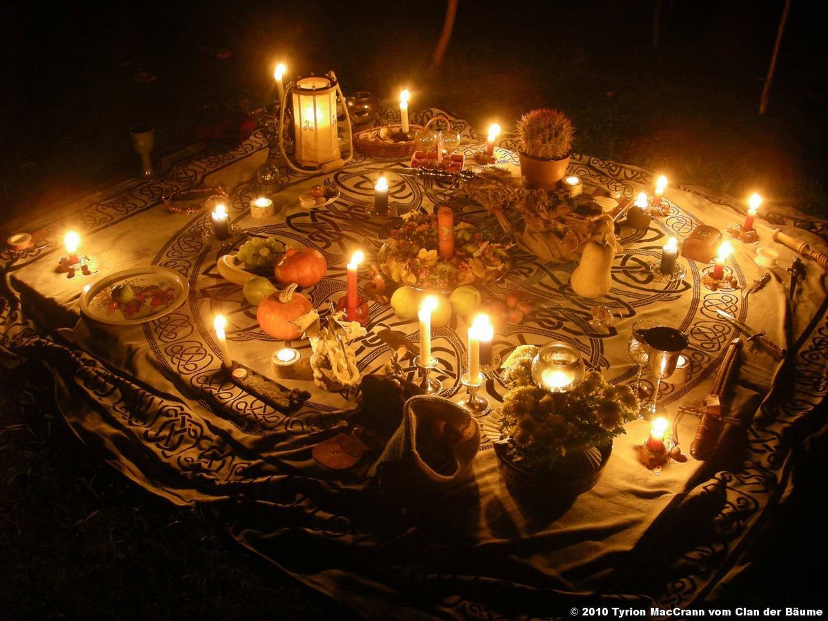 paulinepark's tweet photo. #Mabon is the #pagan festival that went by many names in pre-modern Europe, possibly including Freyfaxi & Hlæfmæsse in Nordic lands; the #AutumnalEquinox was an important moment to honor the gods of the #harvest & prepare for the long dark winter ahead...
https://t.co/8iOogzjkzV https://t.co/EkoJ8zfVlS