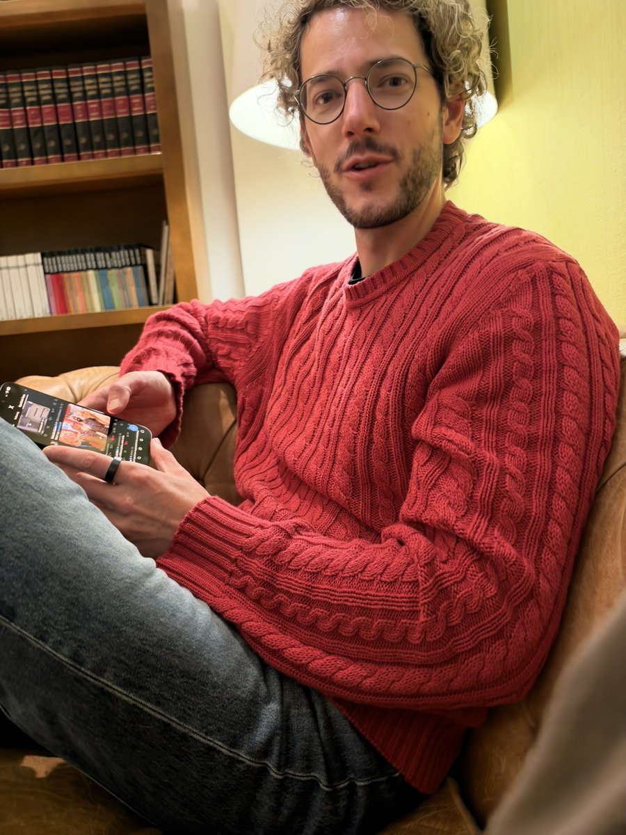 thdxr's tweet photo. guys look at this guy in his sweater everyone tag him and call him a little sweater boy https://t.co/0rXEpLg984