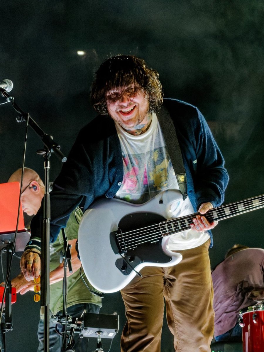 Arod_a_'s tweet photo. here is frank having the worst time of his life 😔

📸: killingofchaos [https://t.co/V3vSwYRbQc] https://t.co/6PqPgPvzdd
