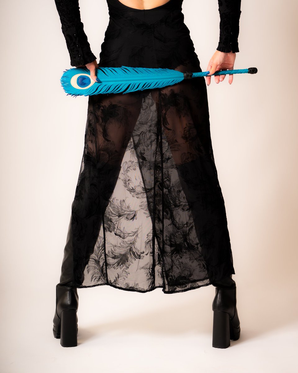 PrincessRavenMA's tweet photo. Always aesthetic.
Inquire about serving Me at https://t.co/ZSttz1Wsv7

Leather feather from @Sigilandsole
#BostonDominatrix #BostonProDomme #ProDomme #FemDom https://t.co/O7mvTcU64k