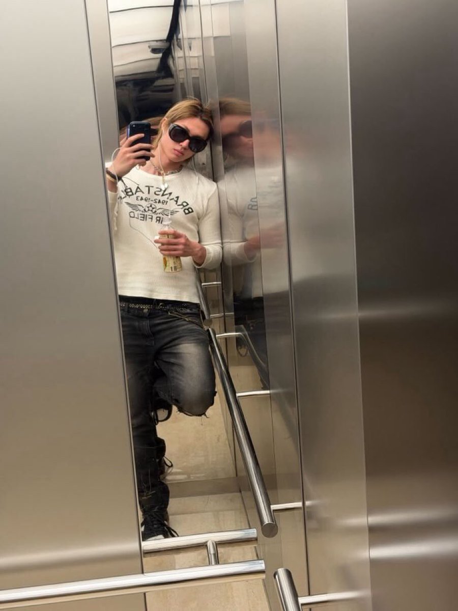 t3enboi's tweet photo. my favorites #teenboi outfits on elevator https://t.co/9URpYSTeBC