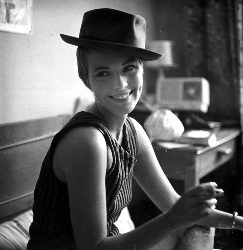twistopherrobin's tweet photo. #Photography #Monochrome #JeanSeberg #RaymondCauchetier https://t.co/JvGYLBNH0y