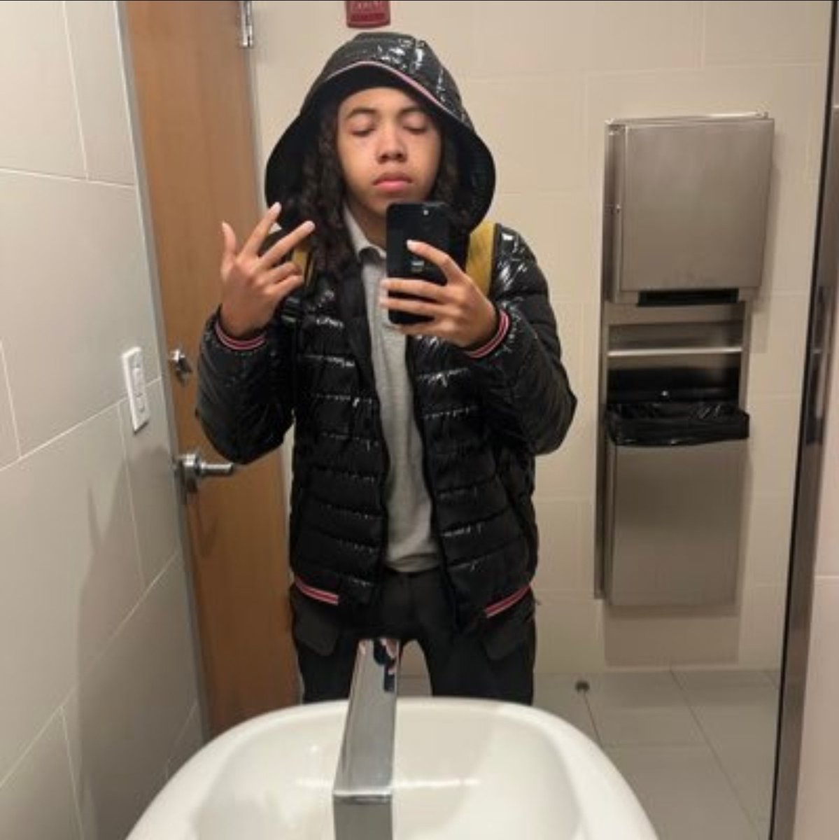 ohhEmperor's tweet photo. @StephonRiley4 @yanethfelix13 @Kaimafiaupdates this you?

shut up bitch🤣 https://t.co/RzkgVjqdMR