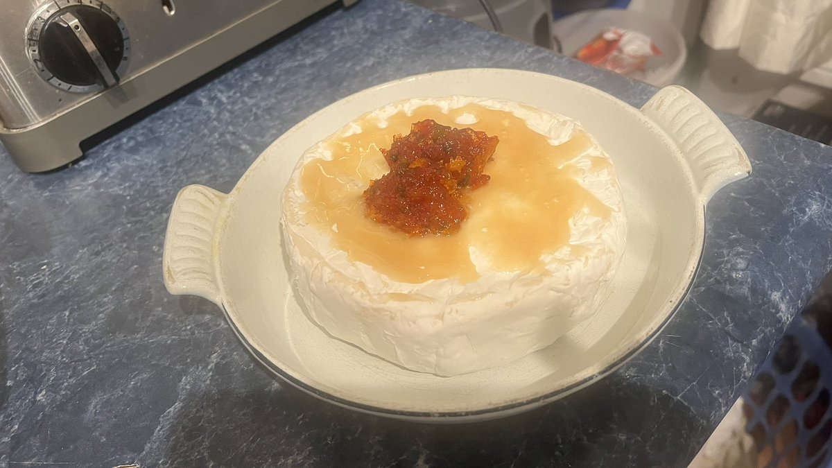 beccaposting's tweet photo. Searching the word “food” in my photos so I can remind myself that im actually a professionally trained cook https://t.co/QqSTj0fJuZ