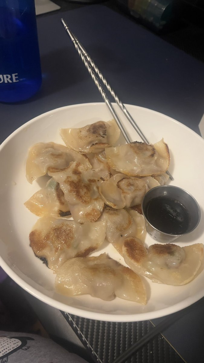 beccaposting's tweet photo. Searching the word “food” in my photos so I can remind myself that im actually a professionally trained cook https://t.co/QqSTj0fJuZ