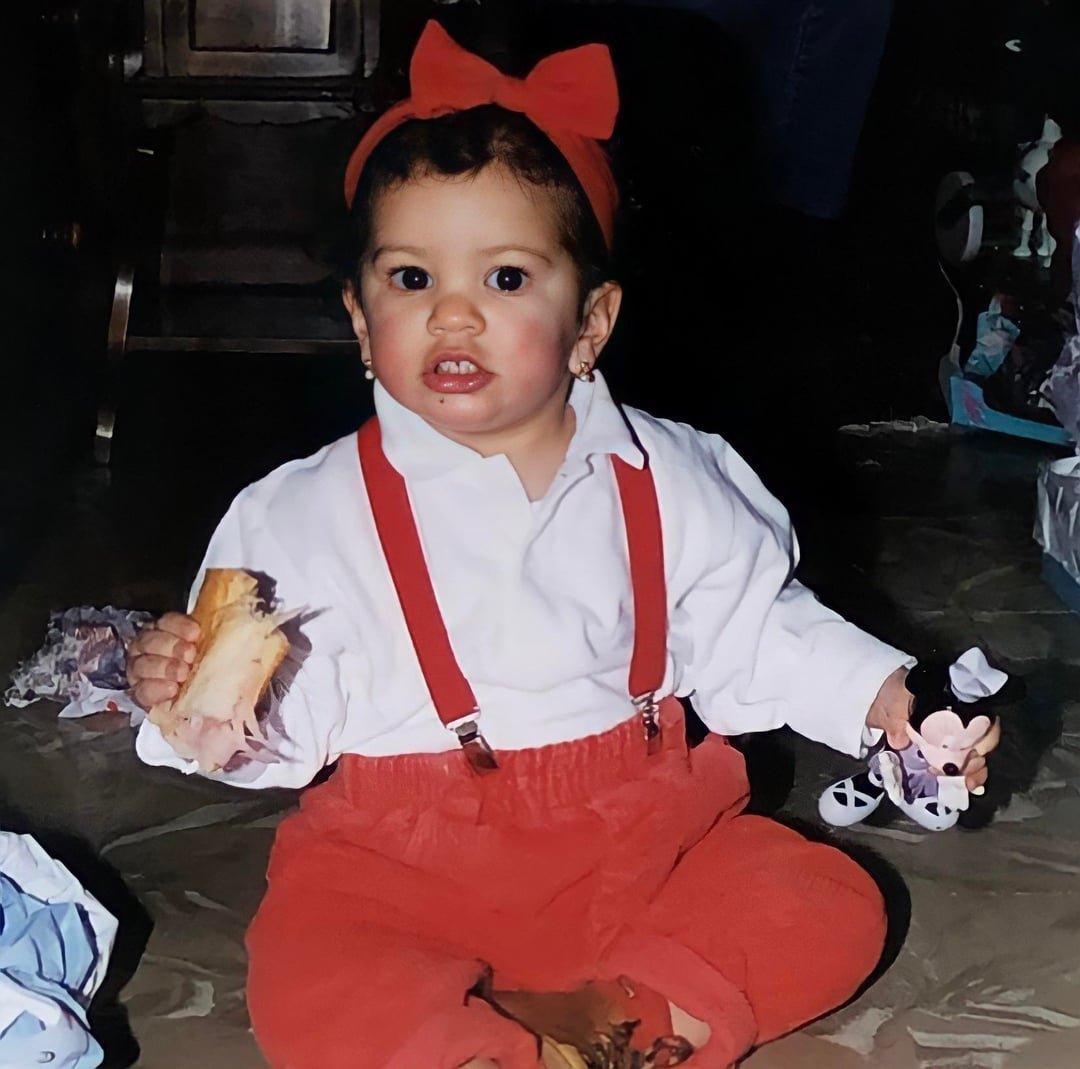 rosaliaxarchive's tweet photo. On 25 September 1992 a star was born 🌟✨💫

🎂 Happy birthday ROSALÍA! 🎂

Thank you for everything you bring into the world through your music, your art and your incredible creativity. Your voice, your passion and your fearless way of expressing yourself have inspired so many of us 🩷

Enjoy your day with your loved ones!