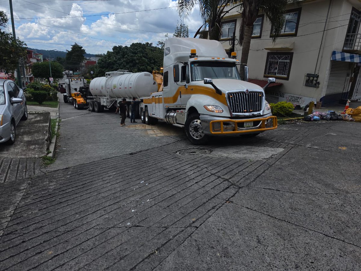 LSRVeracruz's tweet photo. #Fotos | ⚠️ ⛽ Una pipa con combustible fue asegurada por elementos de la Guardia Nacional en Xalapa
https://t.co/RhCI9a6CWV https://t.co/0EKl1T0htX