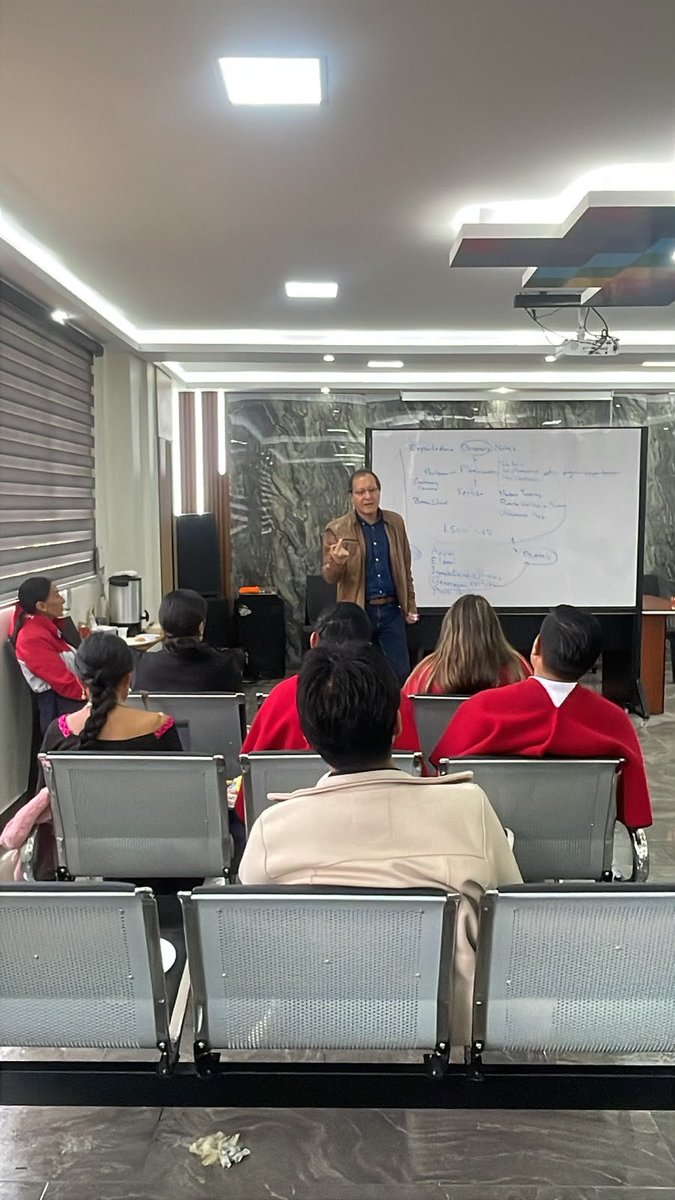 tfedconsultor's tweet photo. #Noticias 🇪🇨🇪🇨🇪🇨
Taller "Liderazgo y Territorios" 
Generando iniciativas, empoderando a #líderes y comunidades en los desafíos del #desarrollo territorial en #Cotopaxi 👍 https://t.co/BtId7HFb5U