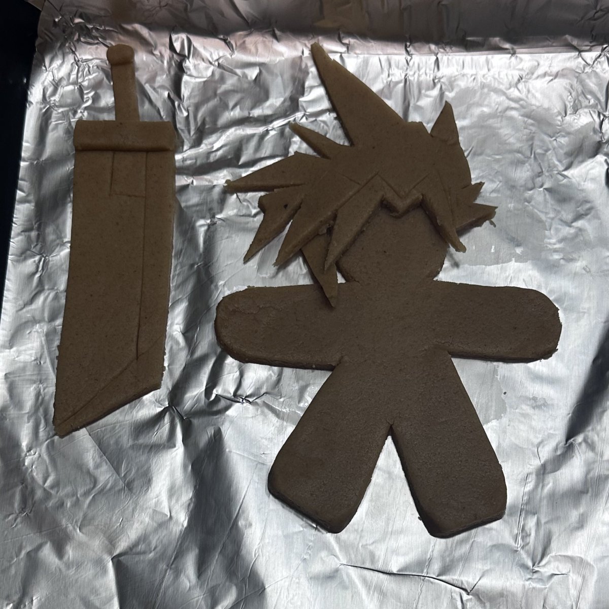 strifvs's tweet photo. baking cloud strife into a cookie because i miss him https://t.co/1mn3BF9b8C