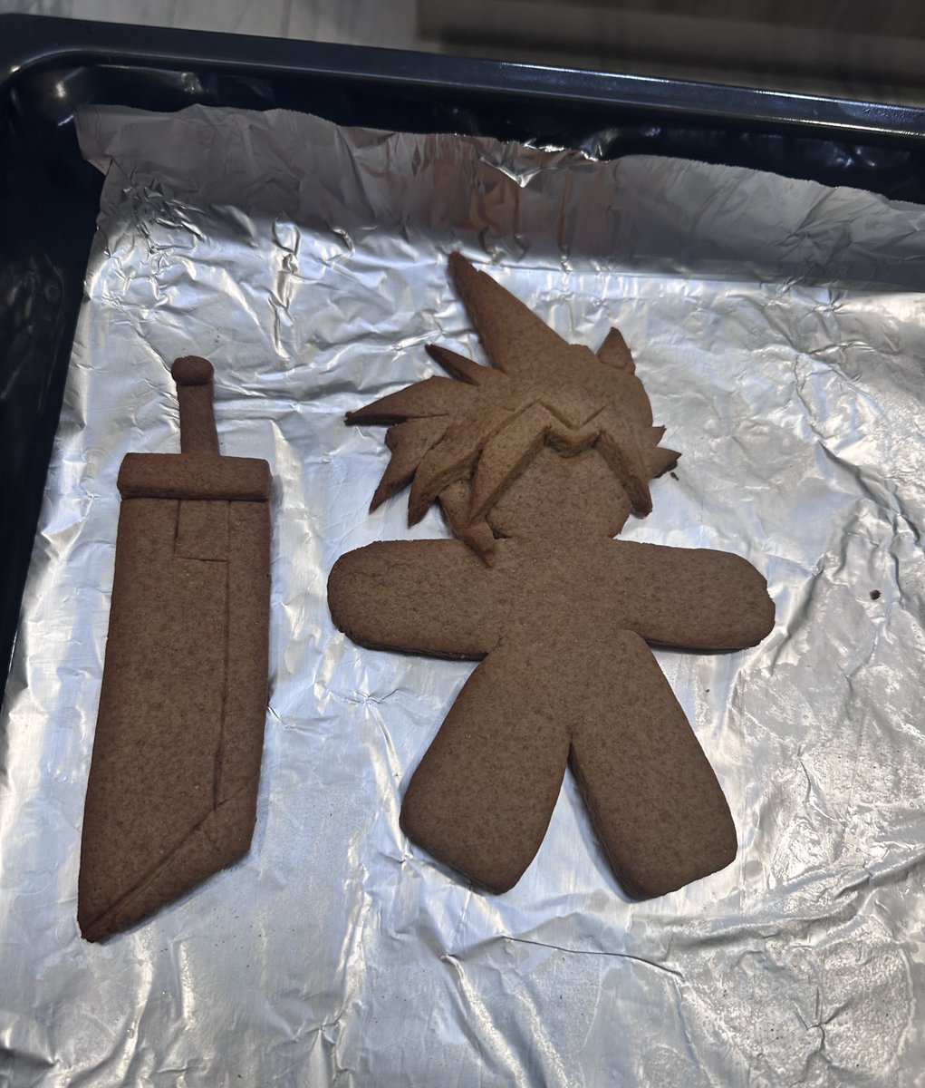 strifvs's tweet photo. baking cloud strife into a cookie because i miss him https://t.co/1mn3BF9b8C