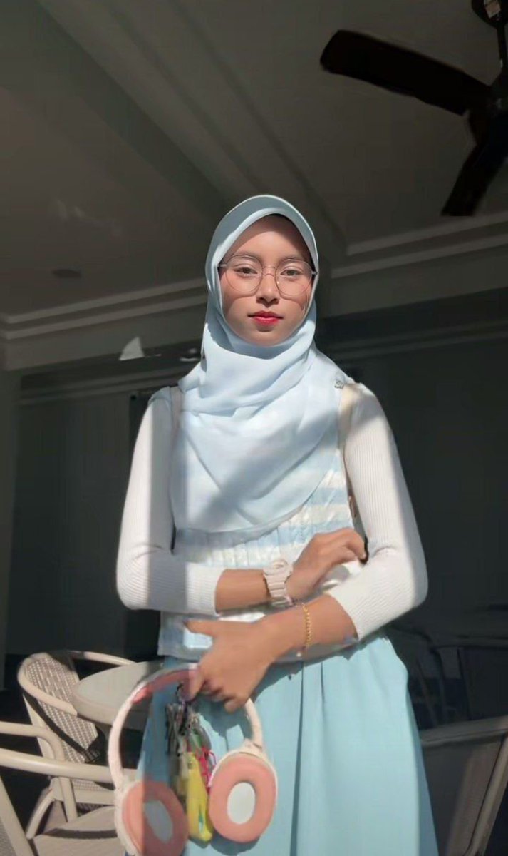 vauaze's tweet photo. Ni yang tengah viral Kat Malay??🔥🇲🇾 
#awekmelayuviral #budakmelayu
#awektudungviral https://t.co/SO7epLoqOV