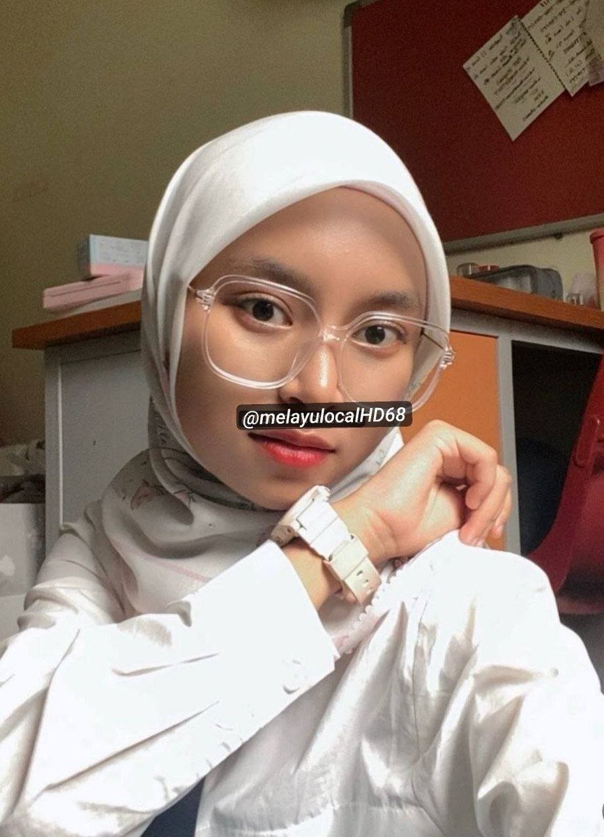 vauaze's tweet photo. Ni yang tengah viral Kat Malay??🔥🇲🇾 
#awekmelayuviral #budakmelayu
#awektudungviral https://t.co/SO7epLoqOV